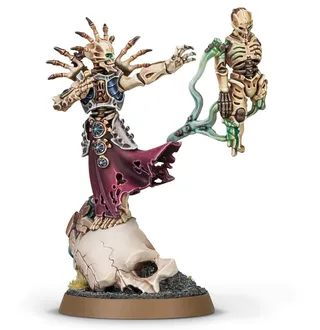 Muestra la gama Ossiarch Bonereapers y no Mortisan Boneshaper en particular — la misma imagen representa a 2 unidades de este ejército.