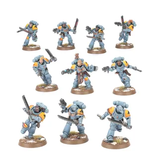 Muestra la gama Space Wolves y no Armiger Warglaive en particular — la misma imagen representa a 7 unidades de este ejército.