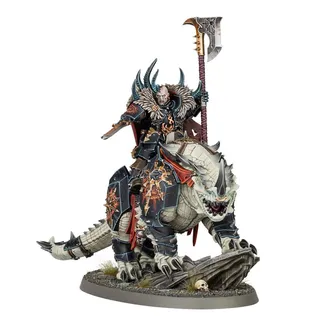 Pokazuje serię Slaves to Darkness, a nie konkretnie Chaos Lord on Karkadrak (Scourge of Aqshy) — to samo zdjęcie reprezentuje 2 jednostki tej armii.