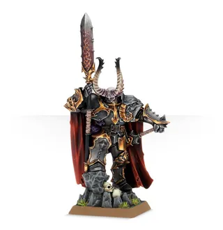 Pokazuje serię Slaves to Darkness, a nie konkretnie Chaos Lord — to samo zdjęcie reprezentuje 3 jednostki tej armii.